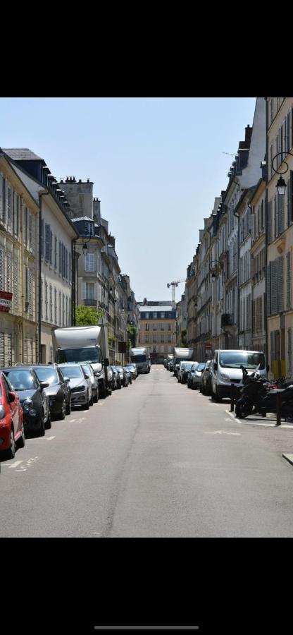 Apartament Le Petit Trianon, Parc Du Chateau Wersal Zewnętrze zdjęcie